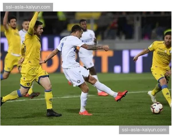 恩波利2-0弗罗西诺内,赢得保级六分战