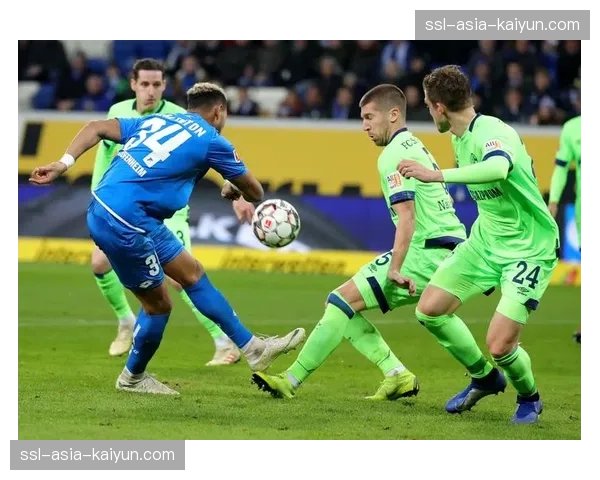 沙尔克04队长因累积黄牌停赛，将缺席对阵法兰克福关键战