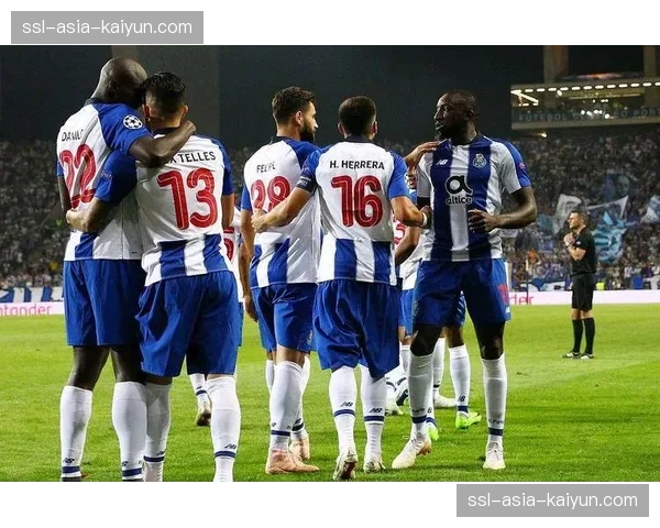 巴黎FC赛季回顾：从升班马到欧冠资格搅局者的蜕变之路